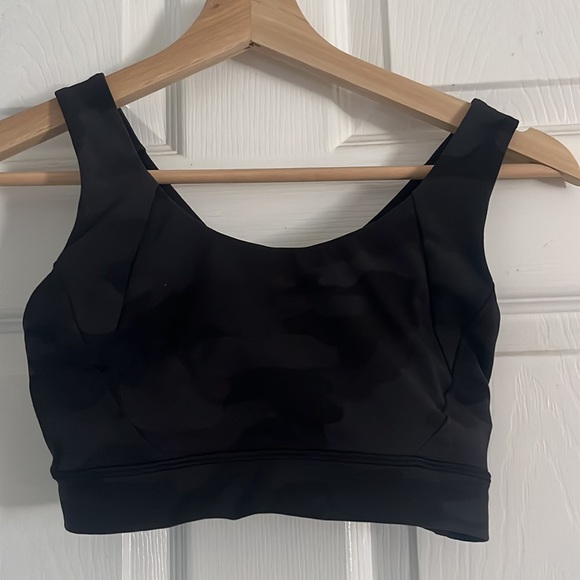 lululemon athletica Other - Lululemon size 4 free to be elevated bra